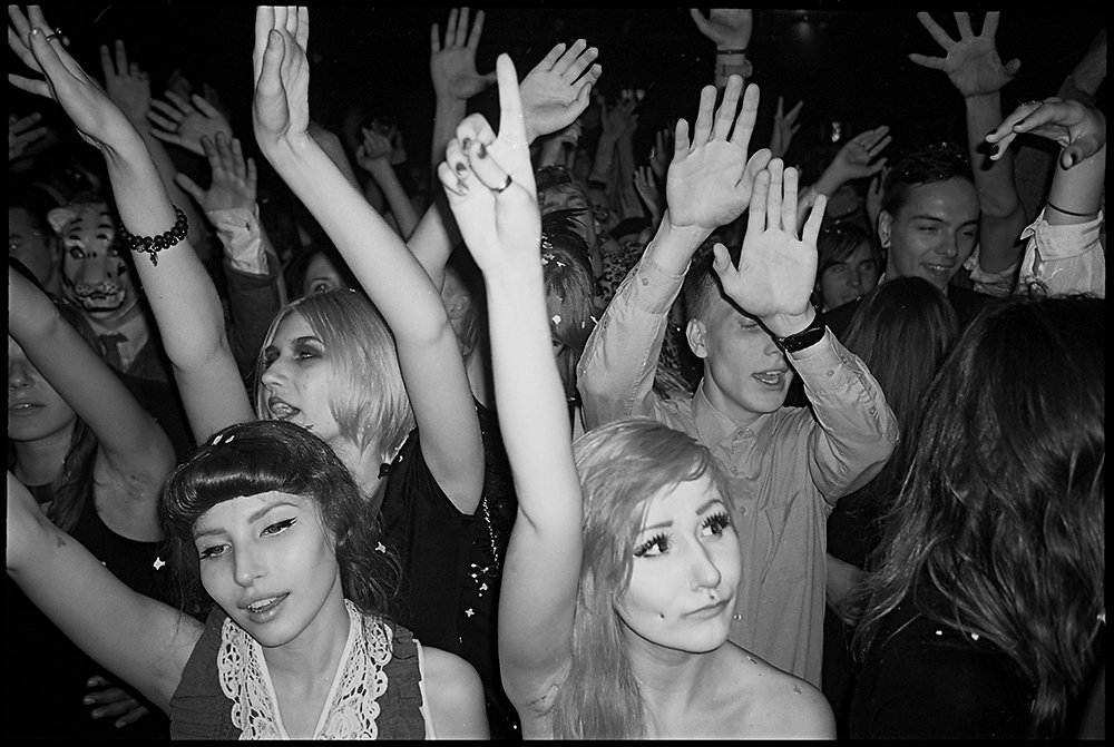 img204-bw.jpg